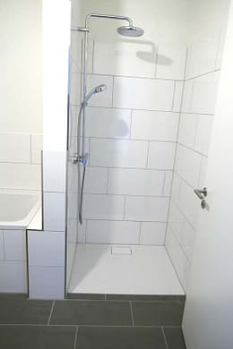 Neuwertig: RÜ-Bogen Essen-Rüttenscheid 3 R, KDB, Balkon, Tiefgarage - Teilansicht Dusche
