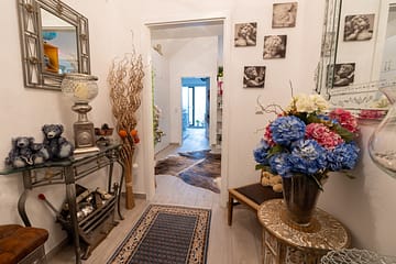 Leben oben. Rückzug unten. Eine Maisonette für Menschen mit Anspruch - Flur