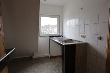 Gepflegte Single-Wohnung auf zwei Etagen im DG - Küche