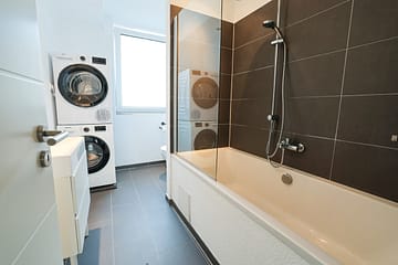 RÜ-LIVING: Ihr 2-Zimmer-Traum in Essens Hotspot - Badezimmer