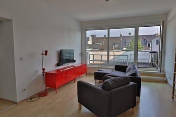 Vermietete Dachgeschoss-Wohnung mit großem Balkon - beliebte Lage in Frohnhausen - Wohnzimmer