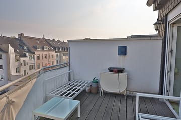 Vermietete Dachgeschoss-Wohnung mit großem Balkon - beliebte Lage in Frohnhausen - Terrasse