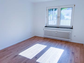 EG Wohnung in Holsterhausen // bezugsfrei - Wohn/Schlafzimmer