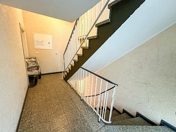 Glücksgriff für Anleger – ca. 6 % Rendite und Raum für Wachstum - Treppenhaus