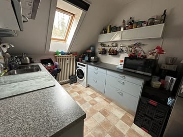 Dachgeschoss Idylle mit drei Zimmern - Küche