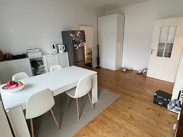 Charmante 2-Zimmer-Wohnung mit 2 Balkone und Maßküche in Top-Lage! - Küche