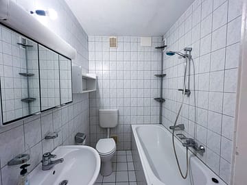 EG in Holsterhausen // bezugsfrei - Badezimmer