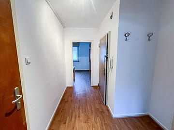 EG in Holsterhausen // bezugsfrei - Flur