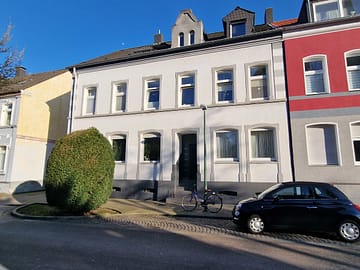 gepflegtes Rendite Objekt - Mehrfamilienhaus mit Anbau, 8 Wohnungen + 13 Garagen // Potenzial Anlage - 20230302_162143