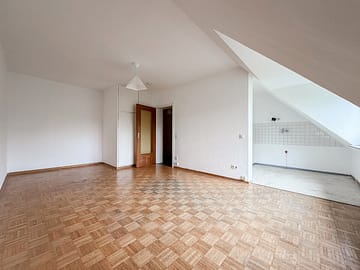 Gemütliches Wohnen im Dachgeschoss auf 30 m² - Wohnküche a. Ansicht
