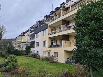 schöne Altbau Wohnung mit 3 luftigen Zimmer im Essener Süden und großem Balkon - Rückansicht