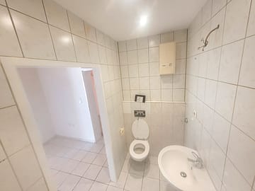 Einziehen und wohlfühlen | bezugsfertig - Badezimmer