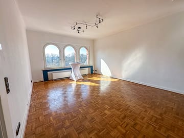 4-Zimmer-Altbauwohnung mit Blick ins grüne Mühlenbachtal – UKE - Wohnzimmer