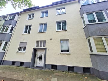 gepflegtes 11 Parteienhaus in ideal zentral vermietbarer Lage von Essen inkl. Balkon, Garten, Solar - 20220926_153940