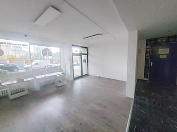 Freie Gewerbefläche über zwei Etagen in City nähe ab sofort frei // direkt anfragen - EG Eingangsbereich Schaufenster